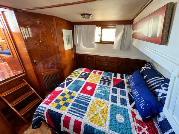 CHB Trawler 35 | Blue Skies