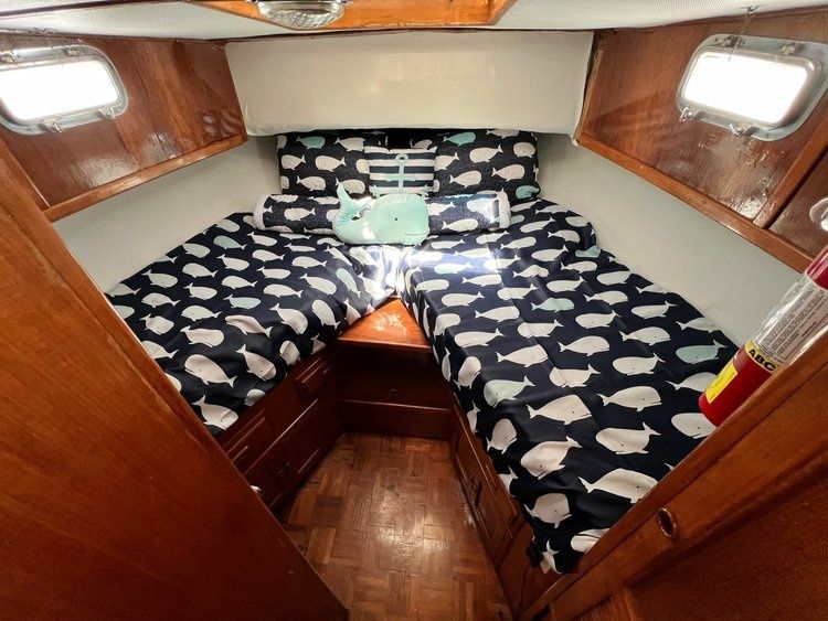 CHB Trawler 35 | Blue Skies