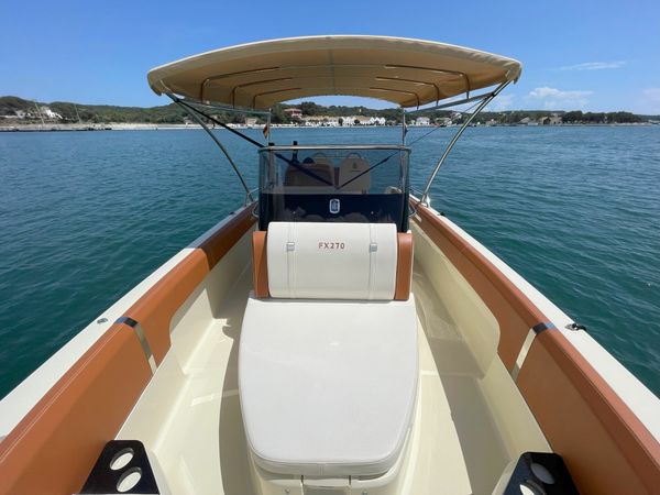 Invictus 270 | Thais