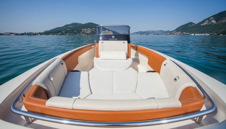 Invictus 270 | Thais