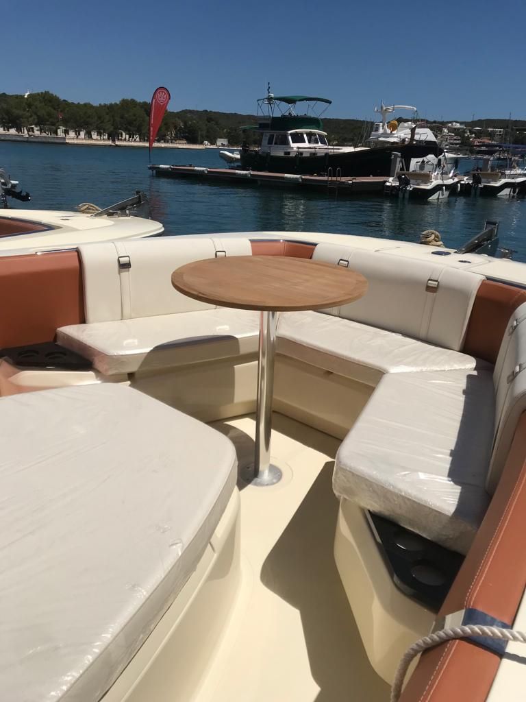 Invictus 270 | Chalu