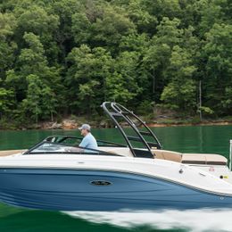 Sea Ray 230 | Blekitny