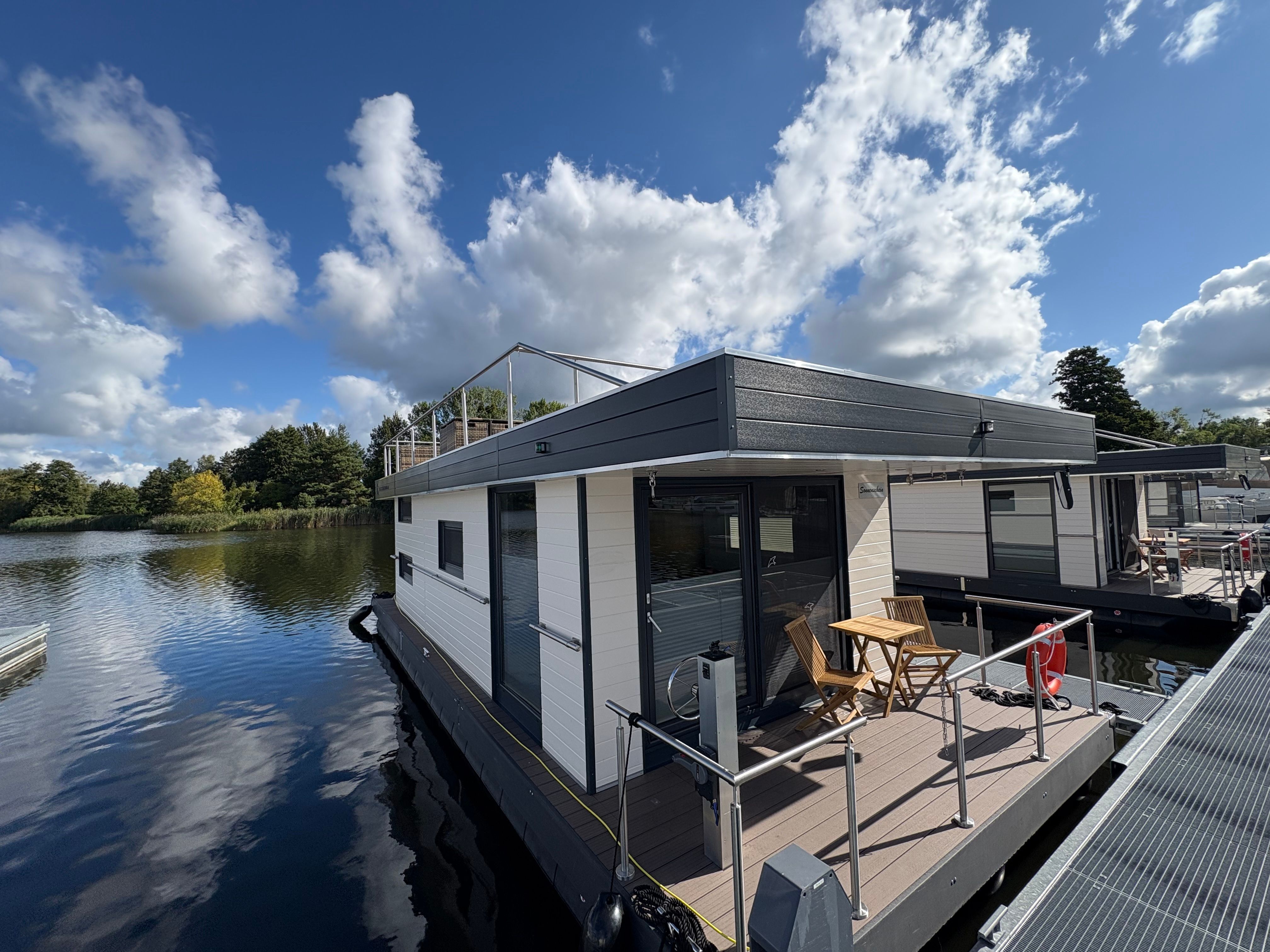 Mein Hausboot HB 05 | Sonnenschein