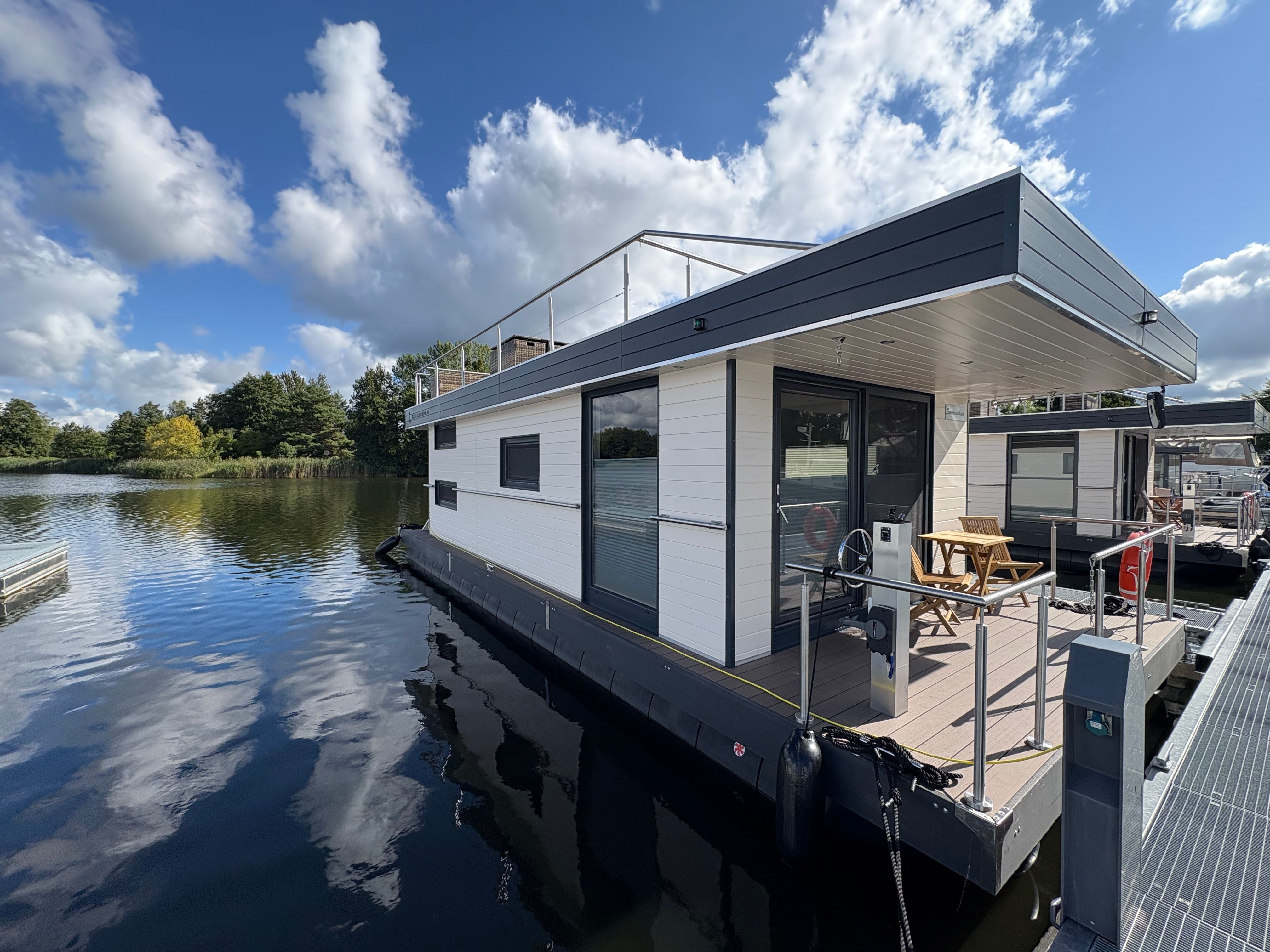 Mein Hausboot HB 05 | Sonnenschein