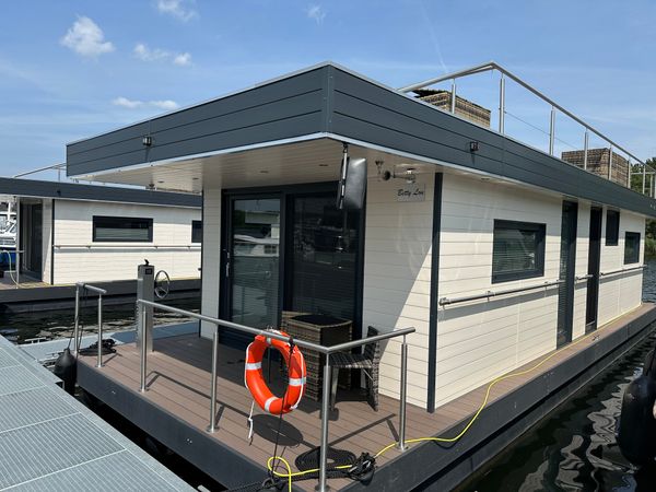 Mein Hausboot Luxury HB02 | Betty Lou