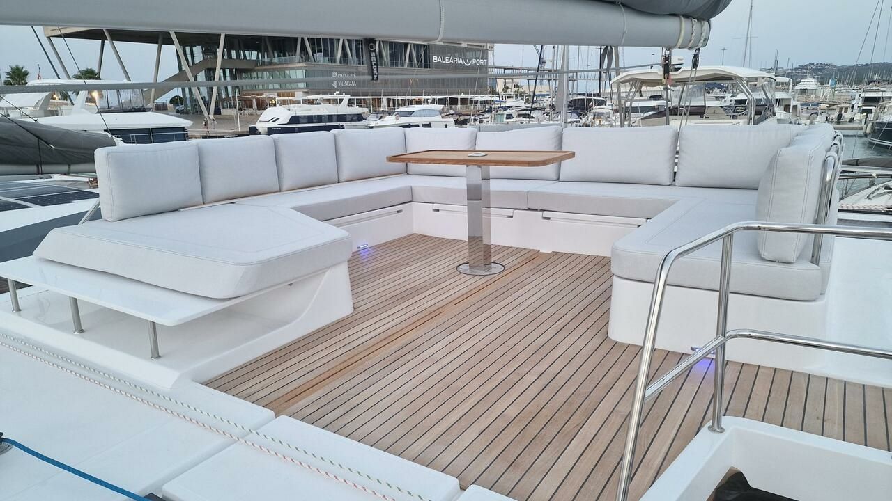 Aventura 45 | Art J