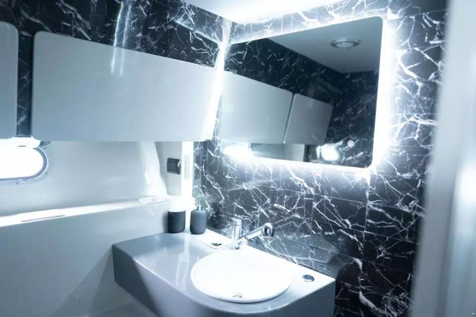 Comar 42 | She's Mine