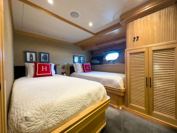 Westport 92 | Hotel California