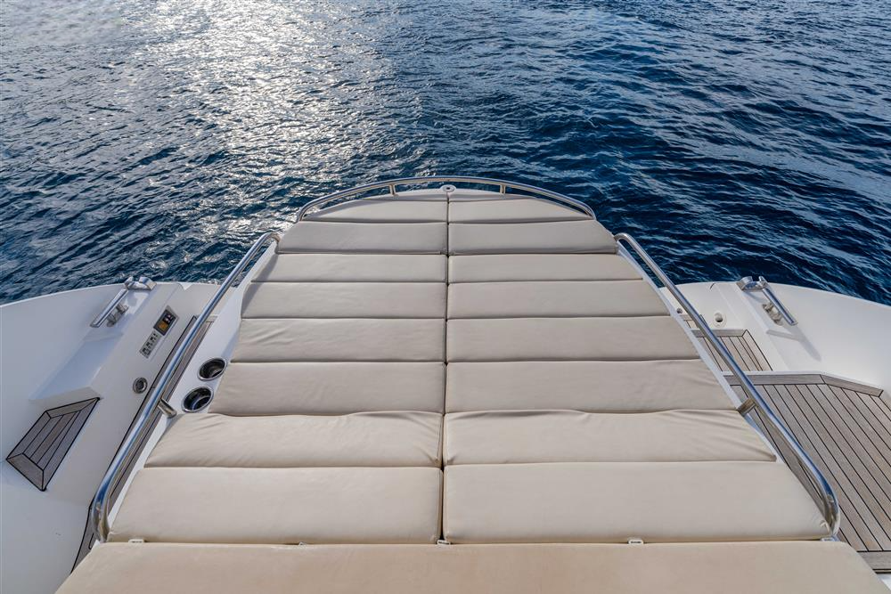 Sunseeker Portofino 48 | Open Seas