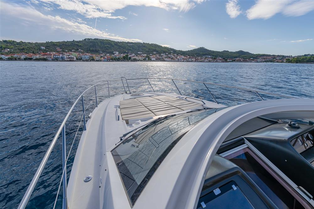 Sunseeker Portofino 48 | Open Seas