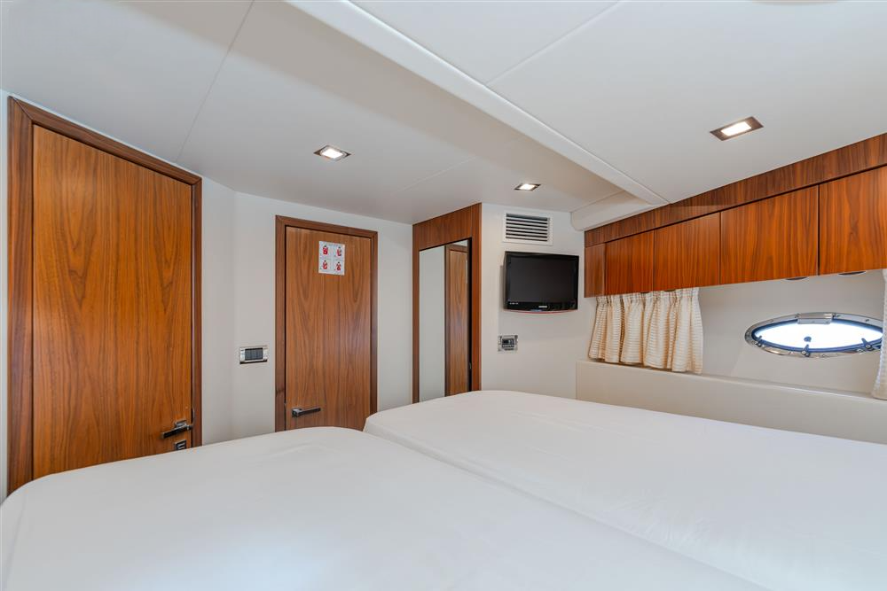 Sunseeker Portofino 48 | Open Seas