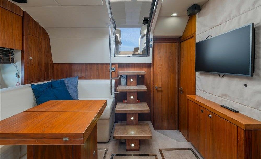 Sunseeker Portofino 48 | Open Seas