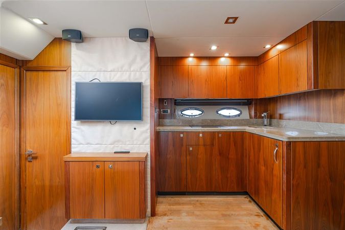 Sunseeker Portofino 48 | Open Seas