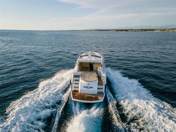 Sunseeker Portofino 48 | Open Seas