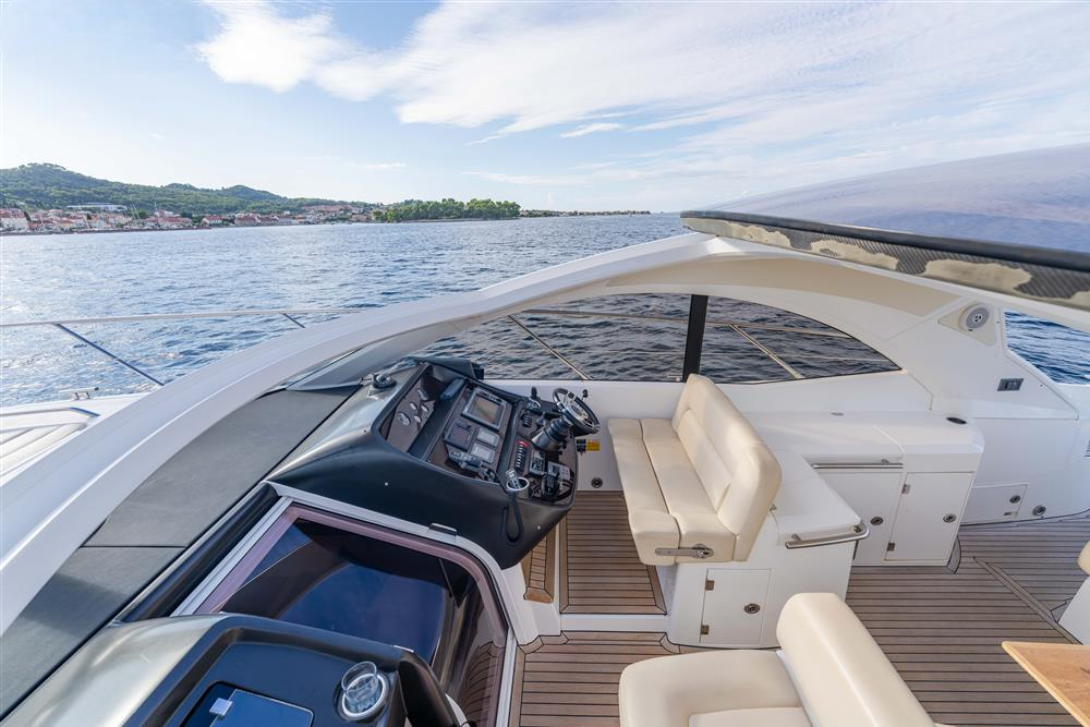 Sunseeker Portofino 48 | Open Seas