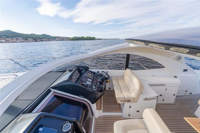 Sunseeker Portofino 48 | Open Seas