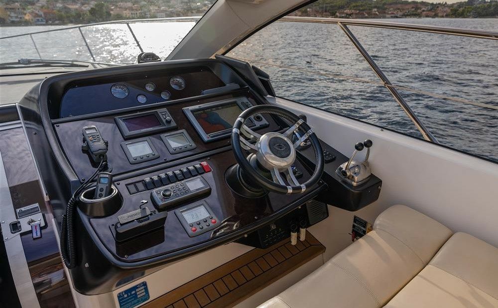 Sunseeker Portofino 48 | Open Seas