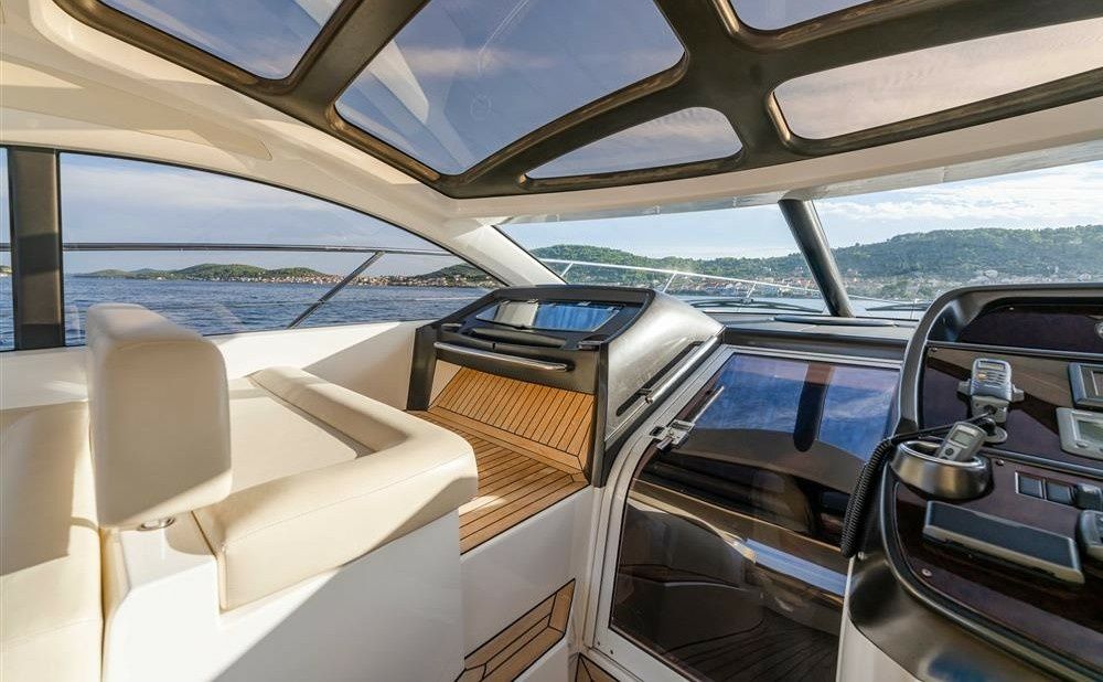 Sunseeker Portofino 48 | Open Seas