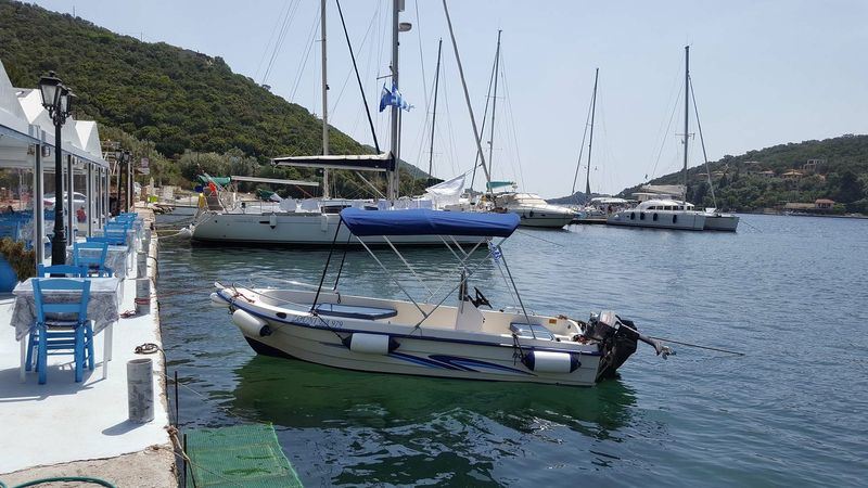 Poseidon 470 | Zouni