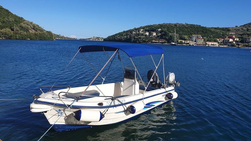 Poseidon 470 | Zouni