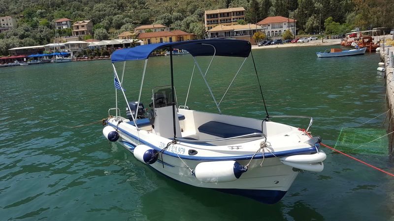 Poseidon 470 | Zouni