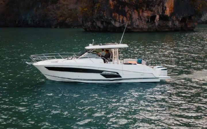 Jeanneau Cap Camarat 12.50 WA | Nanea