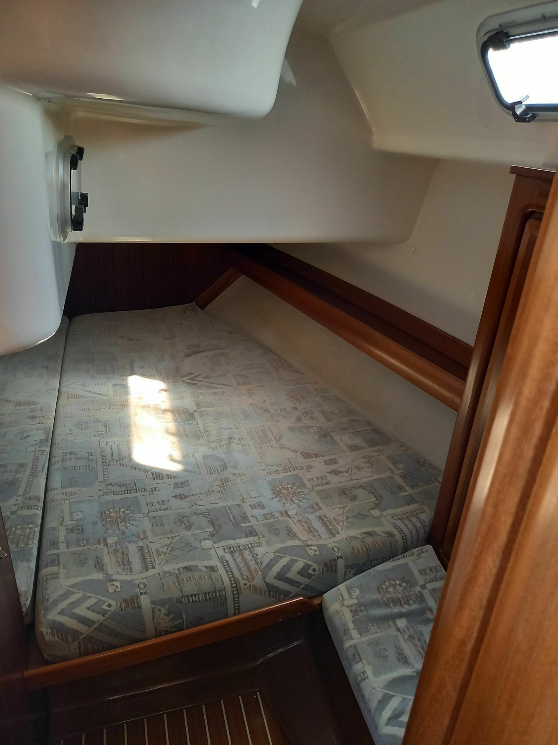 Bavaria 35 Cruiser | Sjampajne