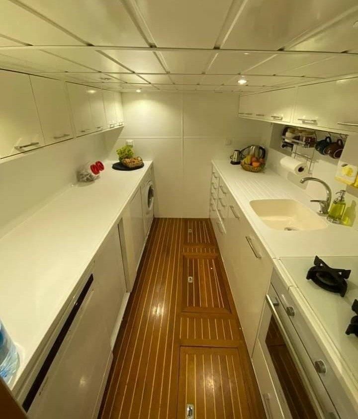 Custom Built 85 | Amalia