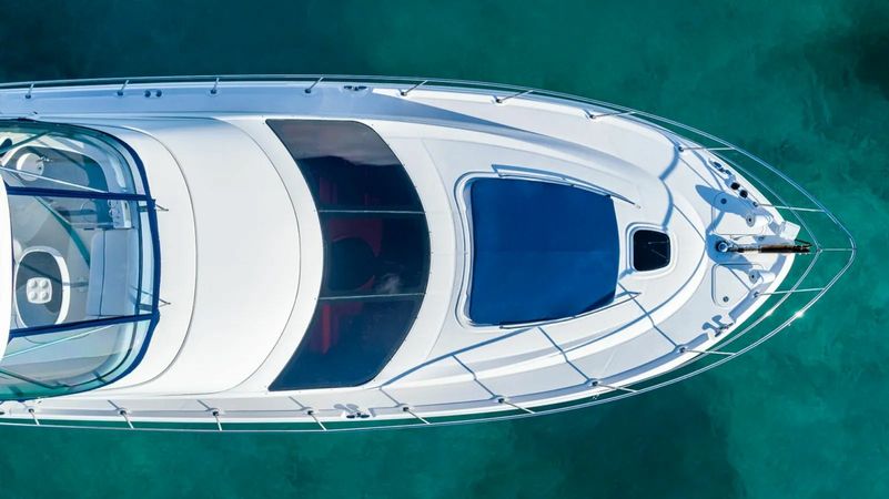 Sea Ray 550 Sedan Bridge | Pure Vida