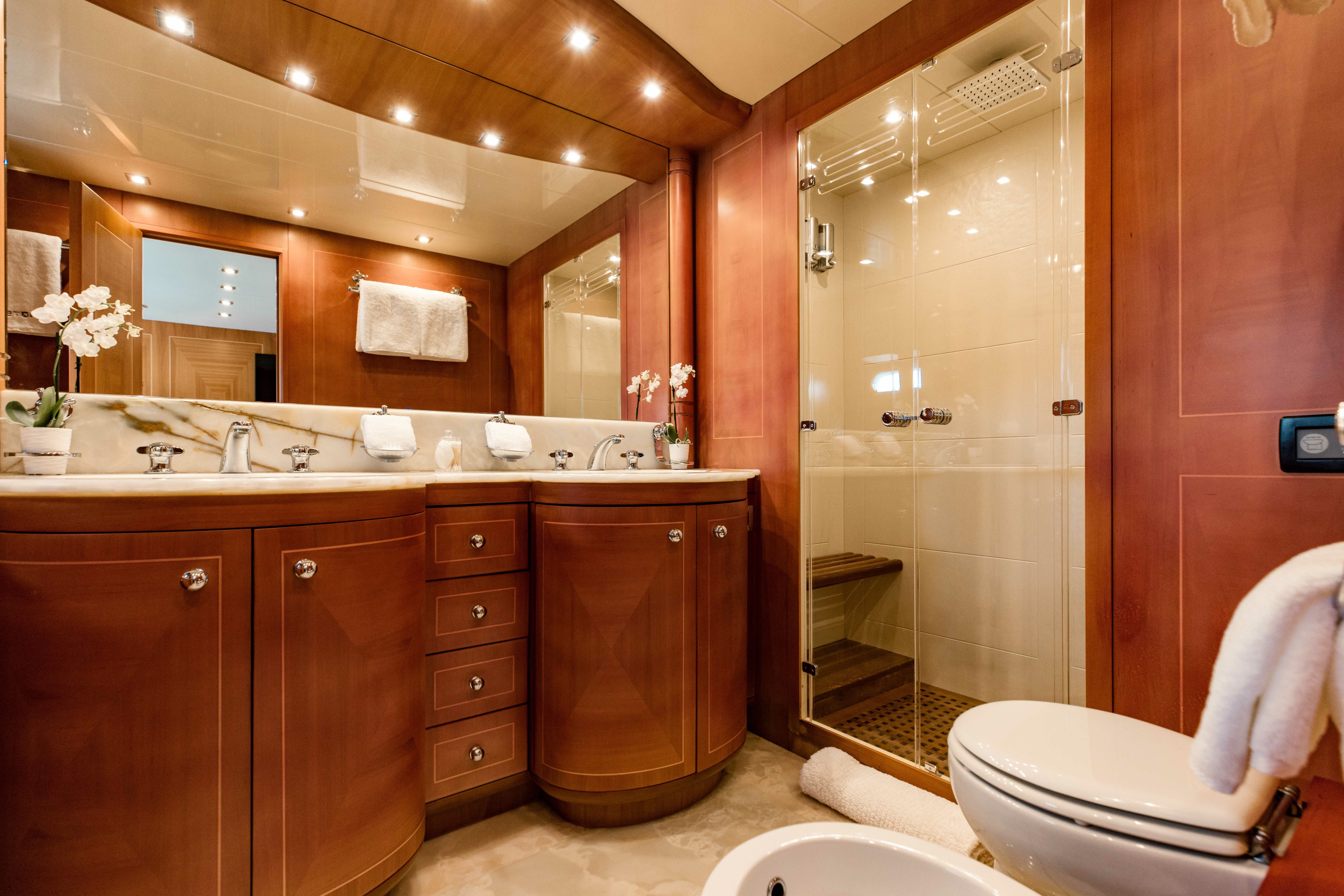 Mangusta 105 | 7 Knots