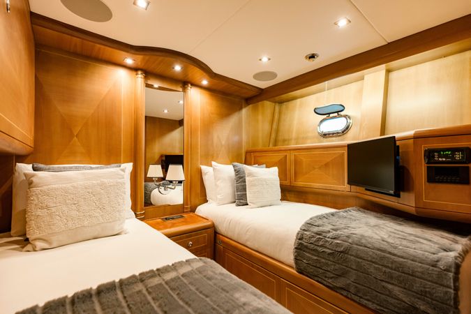 Mangusta 105 | 7 Knots