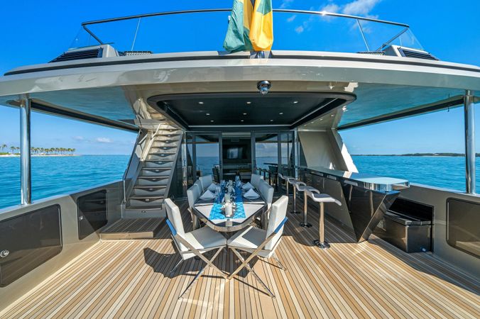 Crescent 110 | Julianne