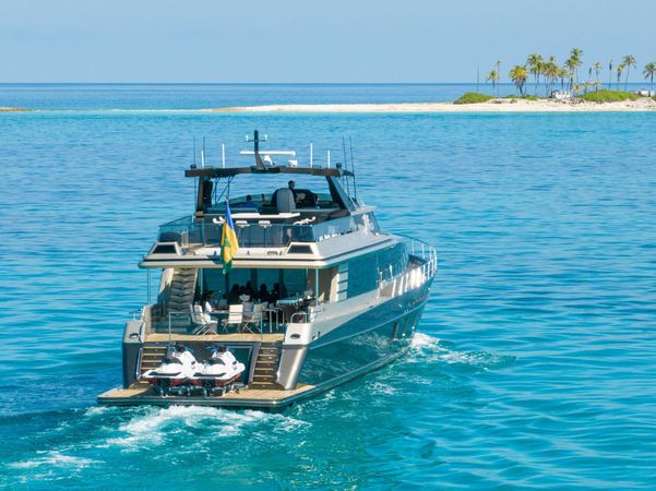 Crescent 110 | Julianne