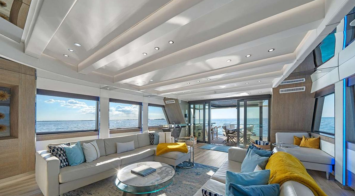 Crescent 110 | Julianne