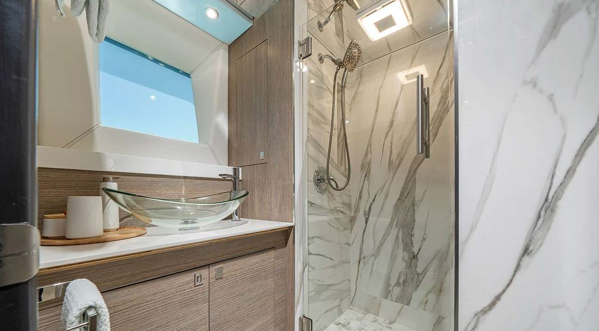 Crescent 110 | Julianne