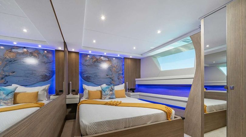 Crescent 110 | Julianne