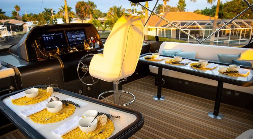 Crescent 110 | Julianne