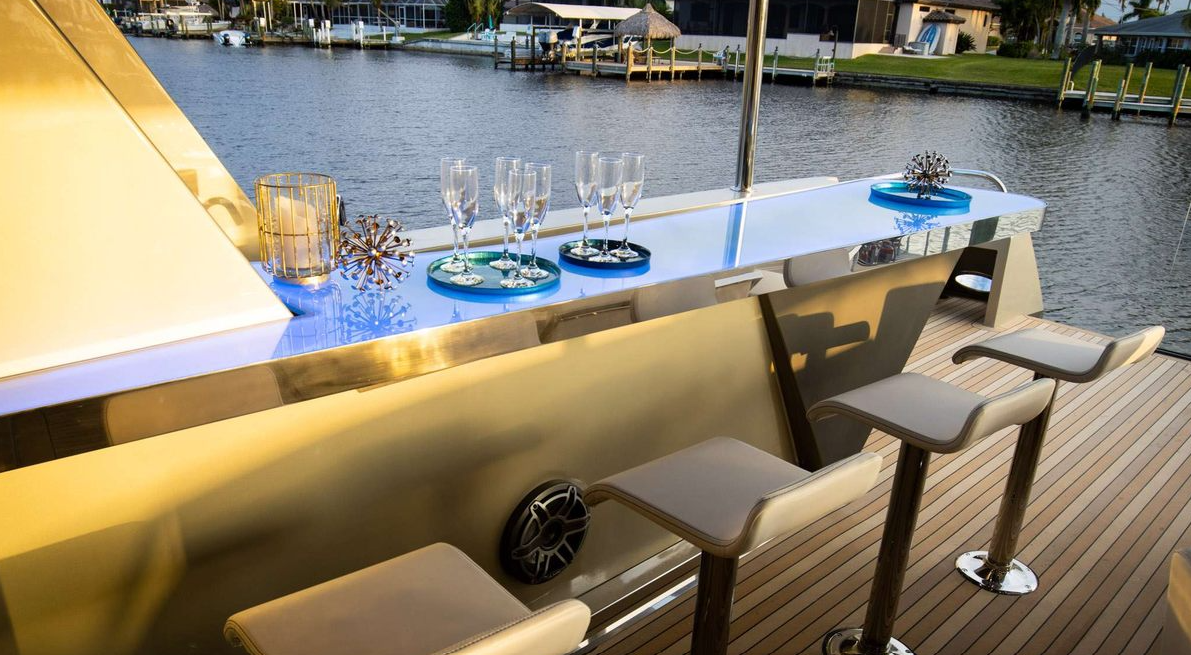 Crescent 110 | Julianne