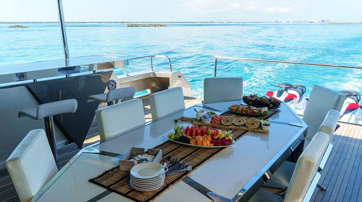 Crescent 110 | Julianne