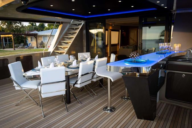 Crescent 110 | Julianne