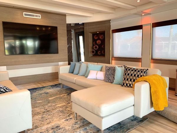 Crescent 110 | Julianne