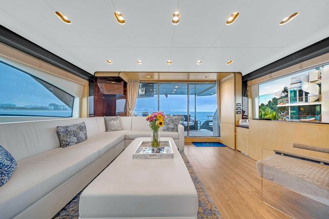 Azimut 84 | Sky