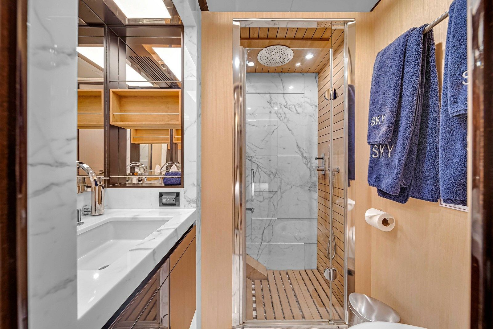 Azimut 84 | Sky