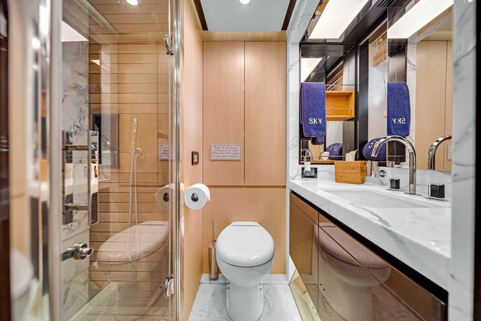 Azimut 84 | Sky