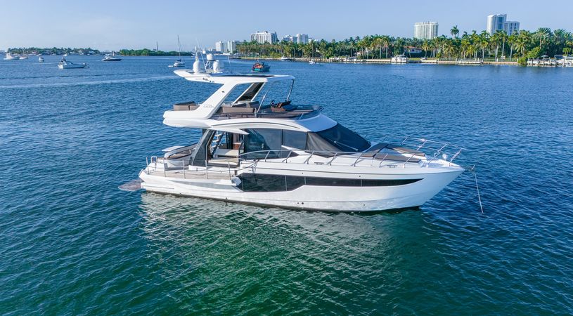 Galeon 500 Fly | Hummingbird