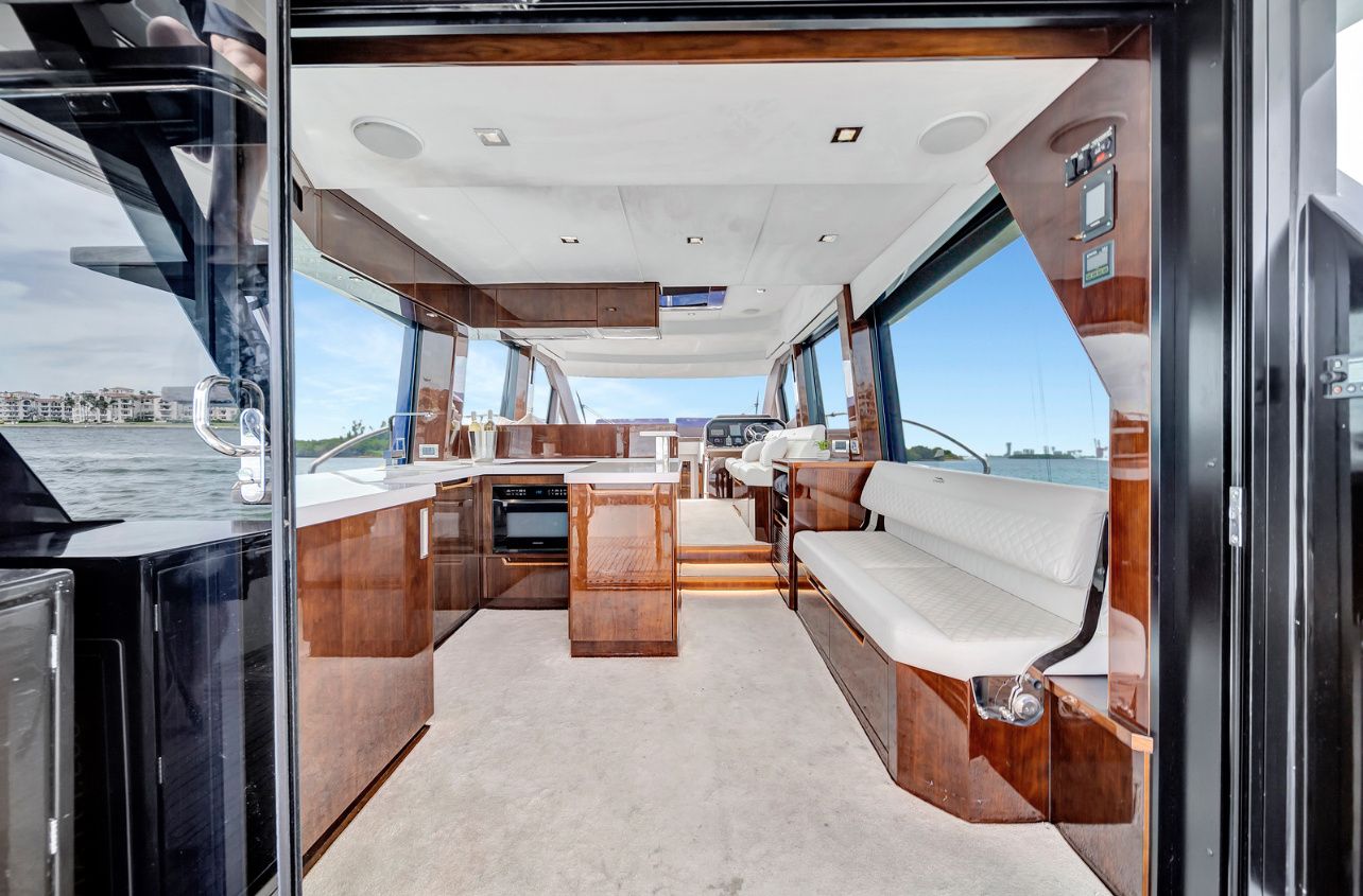 Galeon 500 Fly | Hummingbird