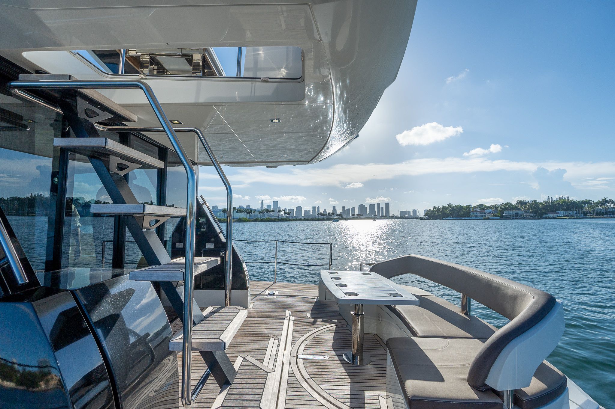 Galeon 500 Fly | Hummingbird