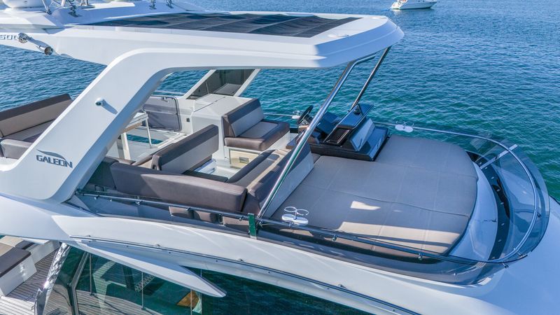 Galeon 500 Fly | Hummingbird