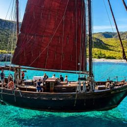Formosa 42 | The Black Pearl