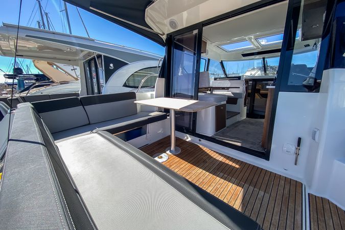 Jeanneau Merry Fisher 1095 | Blanquita y Gordita